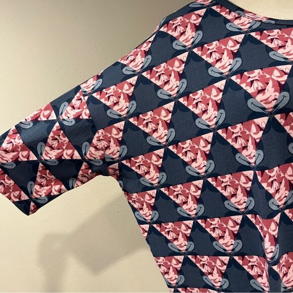 LuLaRoe Irma short sleeve Disney Mickey Mouse print oversized top size small - Picture 3 of 11